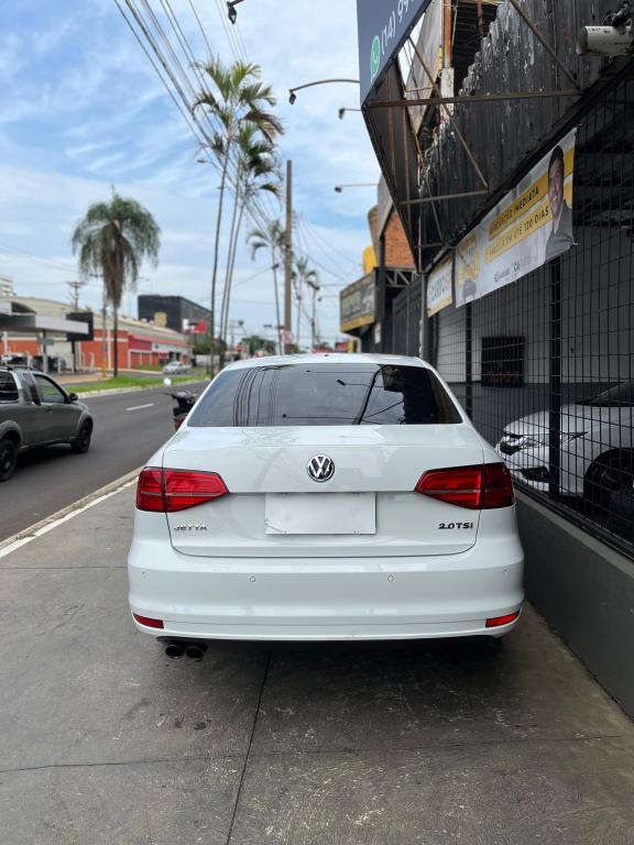 VOLKSWAGEN Jetta - Foto