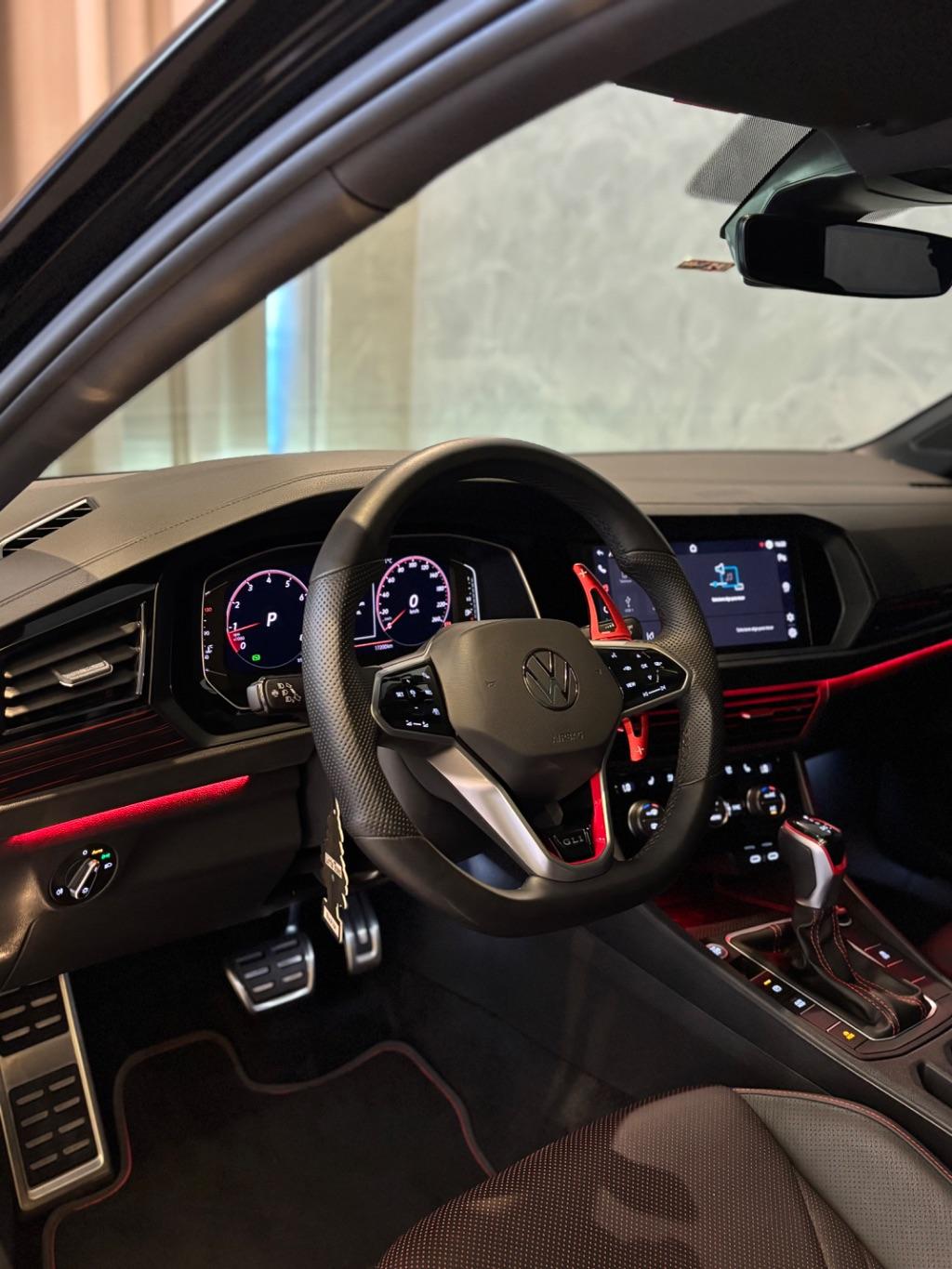 VOLKSWAGEN Jetta - Foto