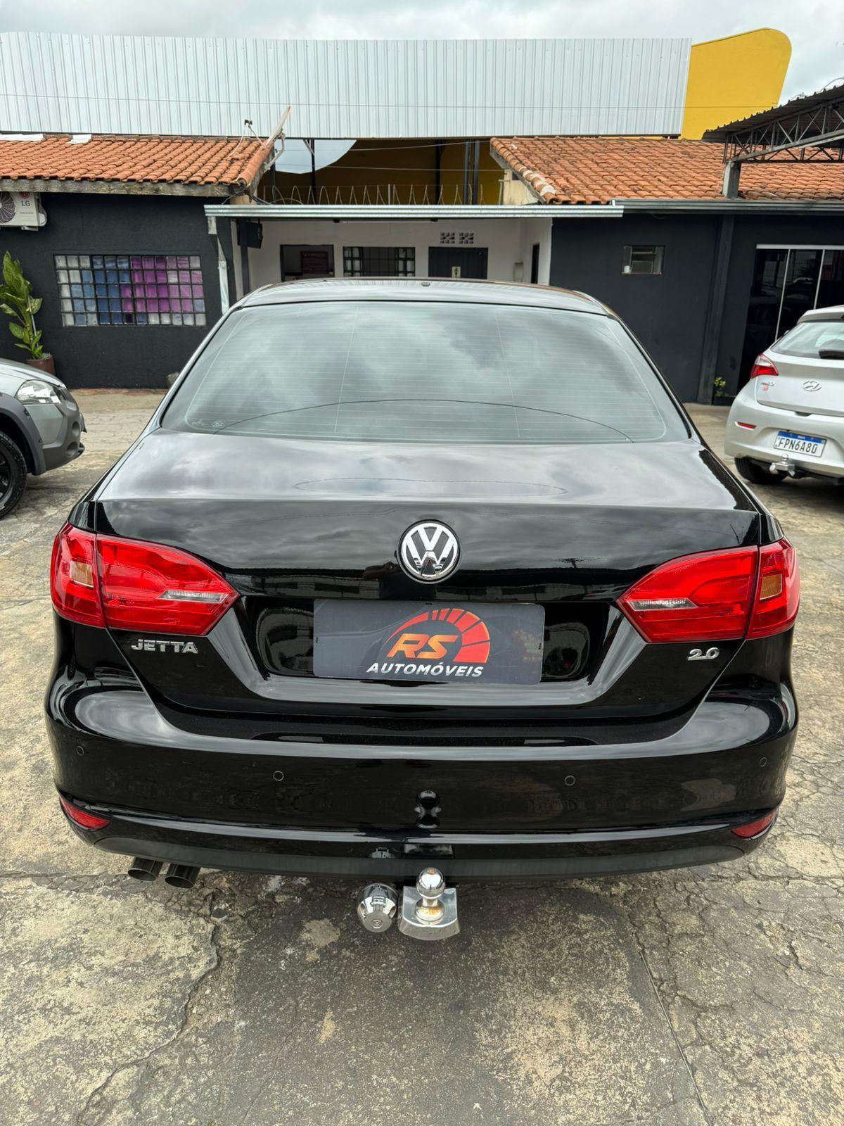 VOLKSWAGEN Jetta - Foto