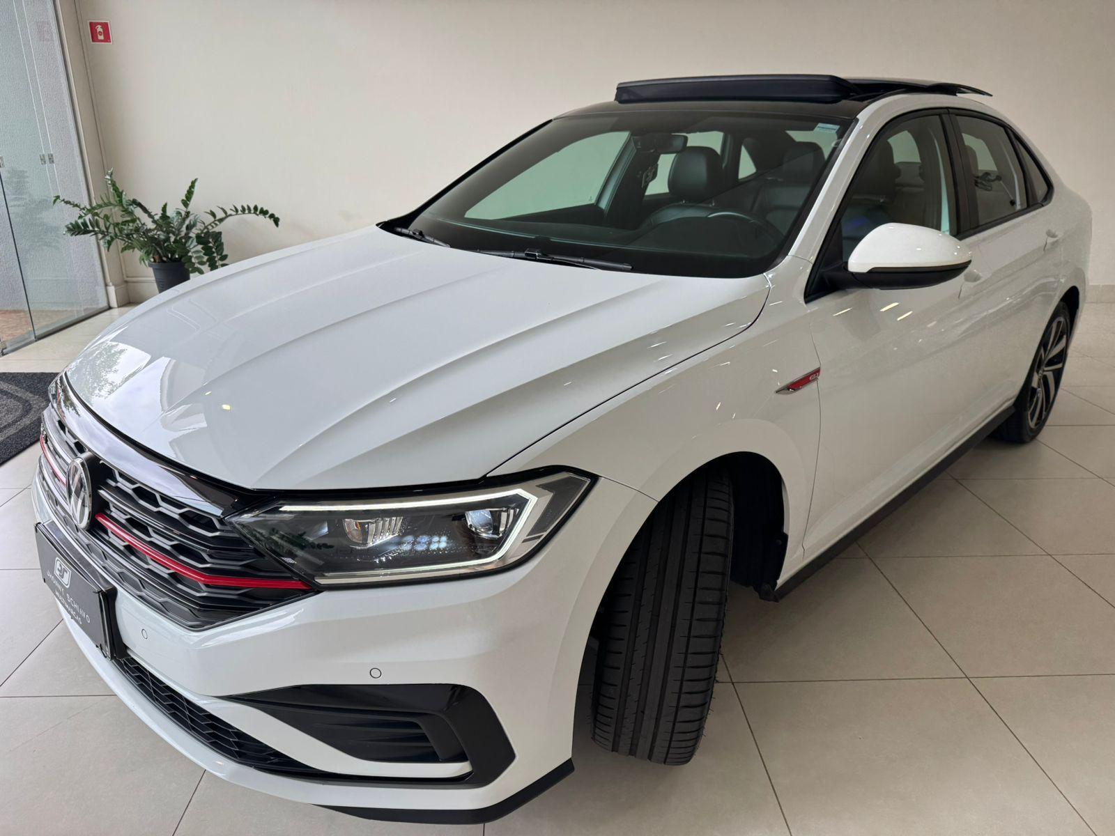 VOLKSWAGEN Jetta - Foto