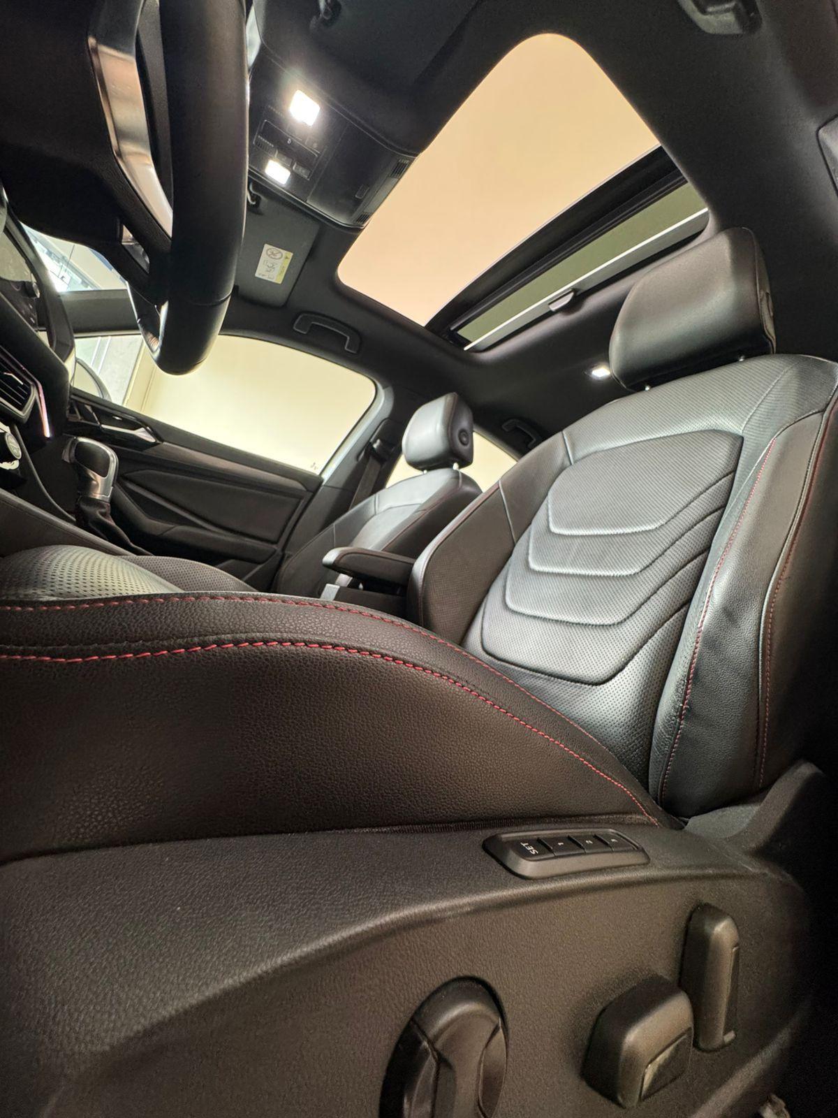 VOLKSWAGEN Jetta - Foto