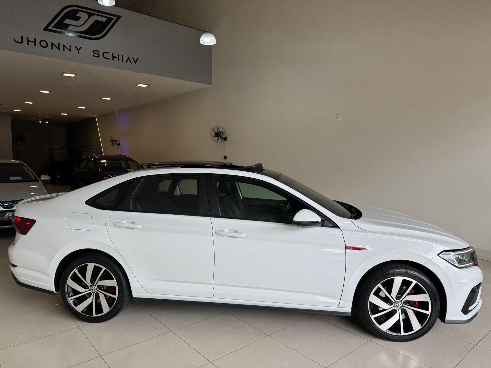 VOLKSWAGEN Jetta - Foto