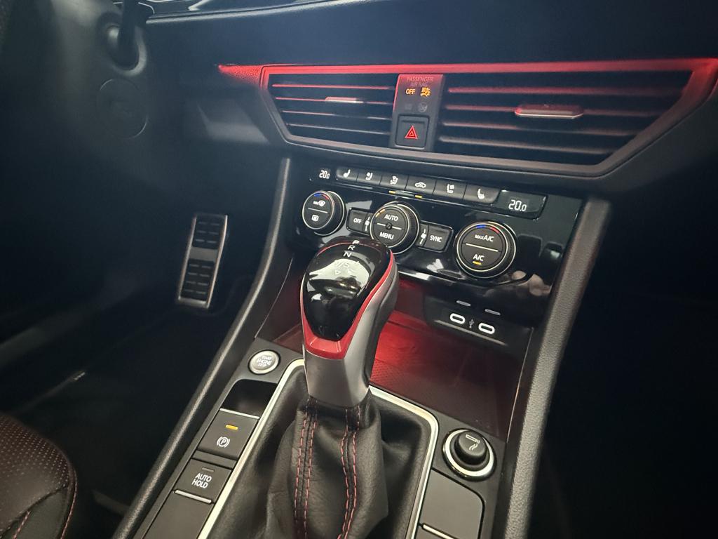 VOLKSWAGEN Jetta - Foto