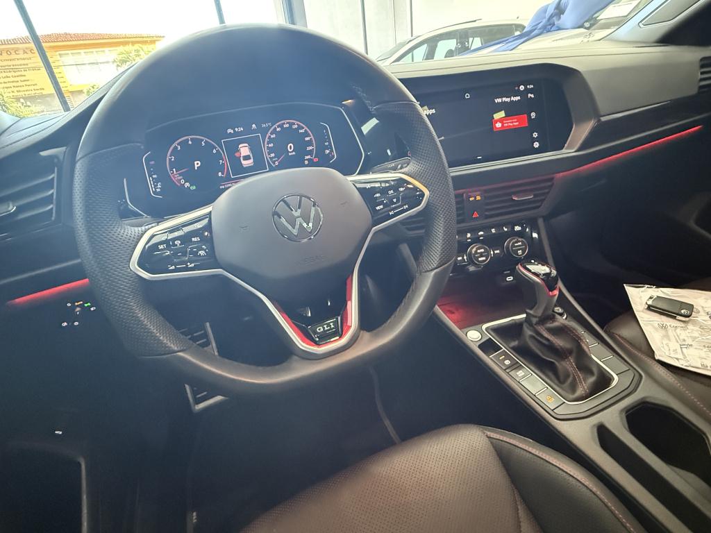 VOLKSWAGEN Jetta - Foto