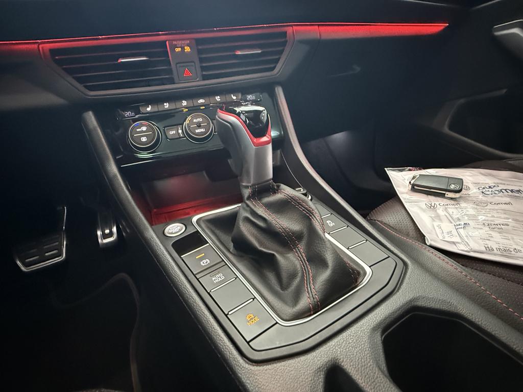 VOLKSWAGEN Jetta - Foto