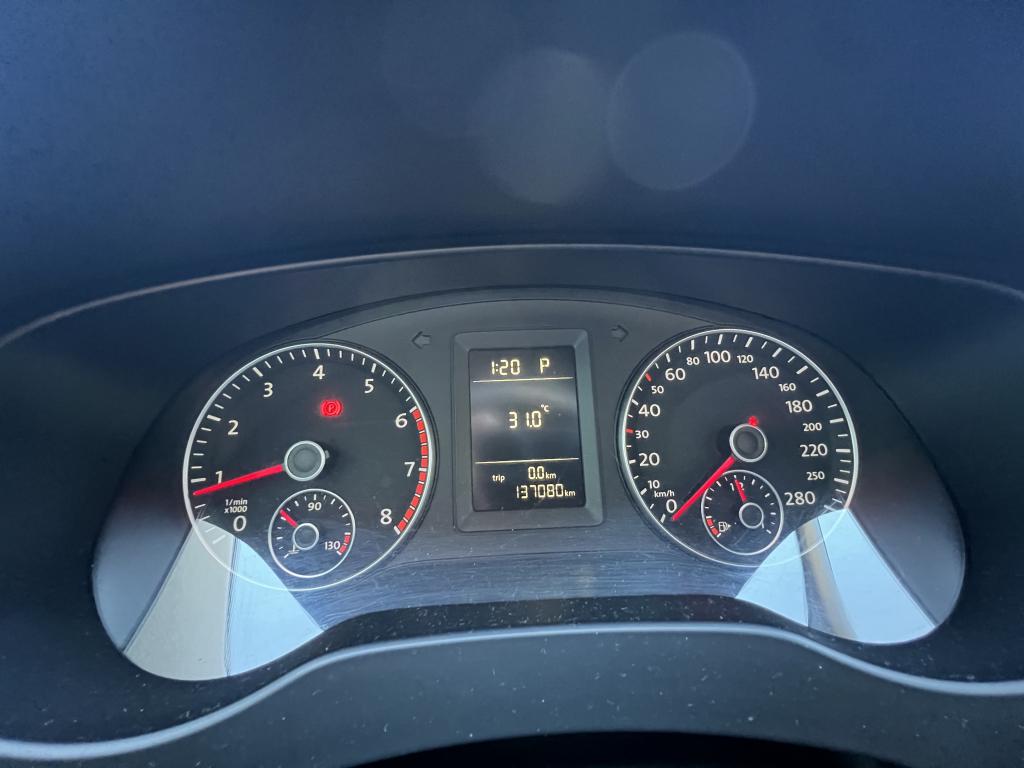 VOLKSWAGEN Jetta - Foto