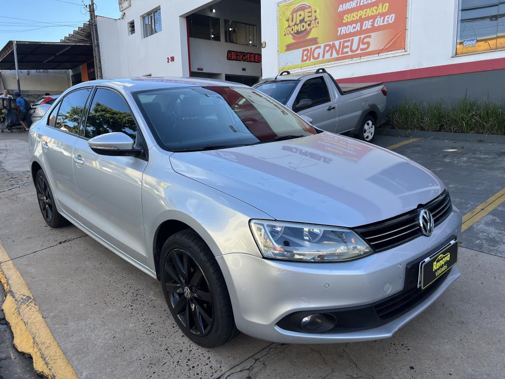 VOLKSWAGEN Jetta - Foto