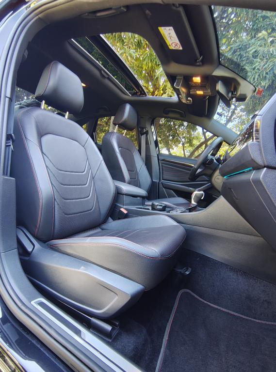 VOLKSWAGEN Jetta - Foto