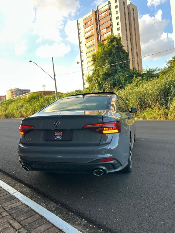 VOLKSWAGEN Jetta - Foto