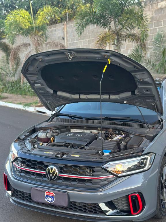 VOLKSWAGEN Jetta - Foto