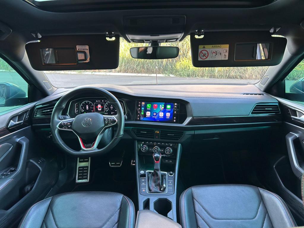 VOLKSWAGEN Jetta - Foto