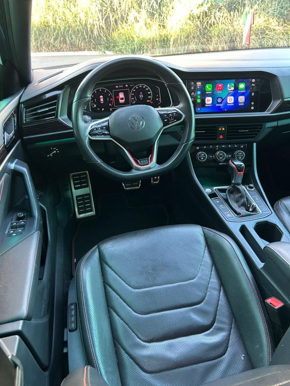 VOLKSWAGEN Jetta - Foto