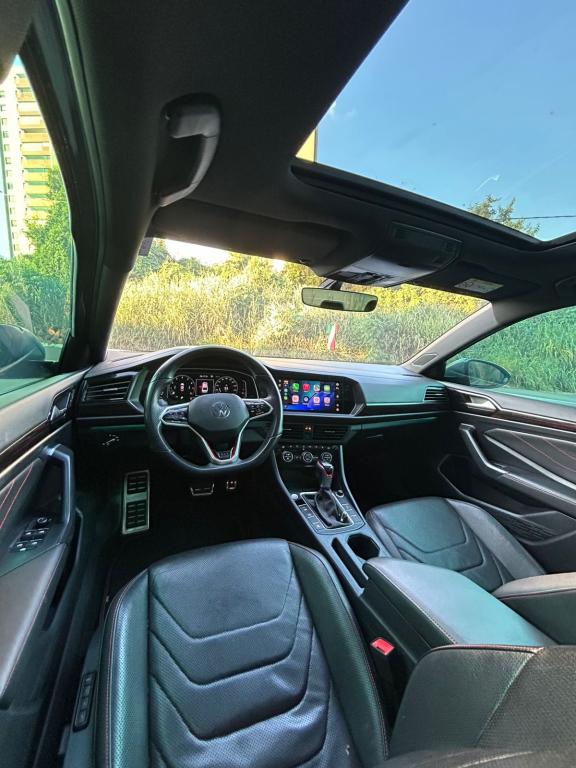 VOLKSWAGEN Jetta - Foto