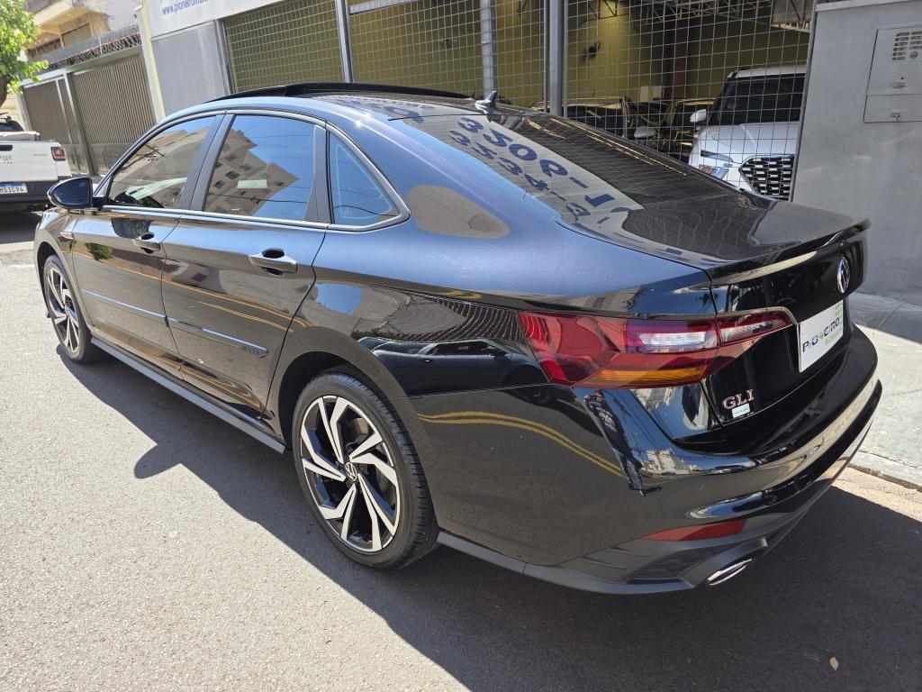 VOLKSWAGEN Jetta - Foto