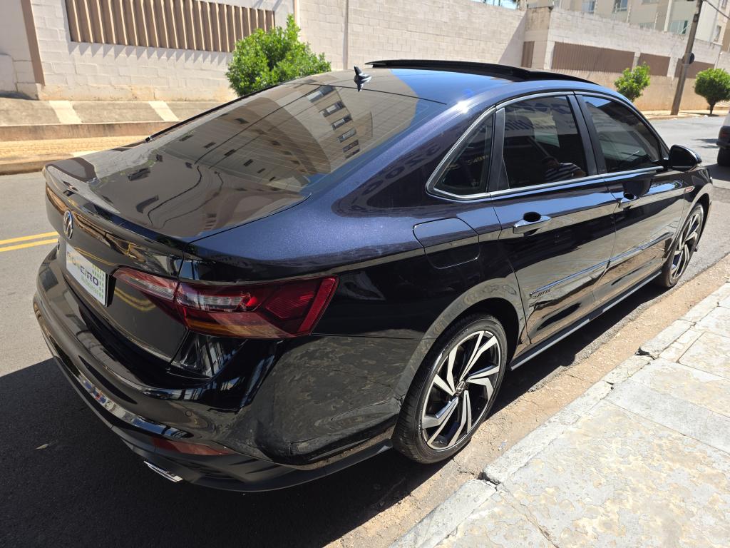 VOLKSWAGEN Jetta - Foto