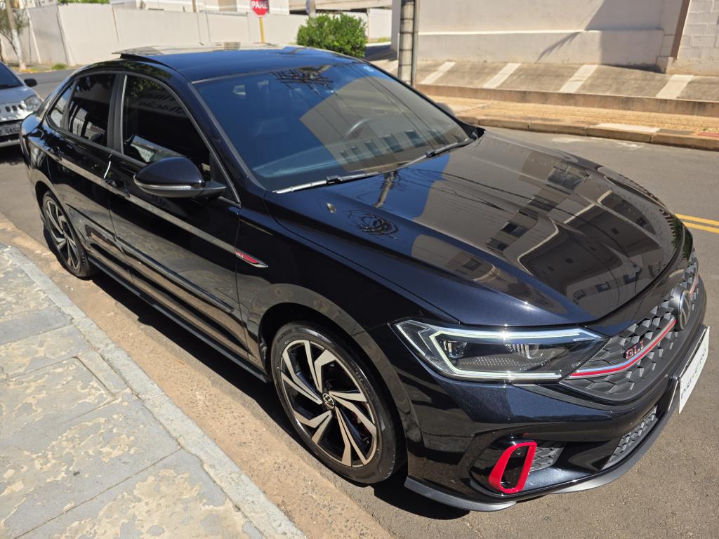 VOLKSWAGEN Jetta - Foto