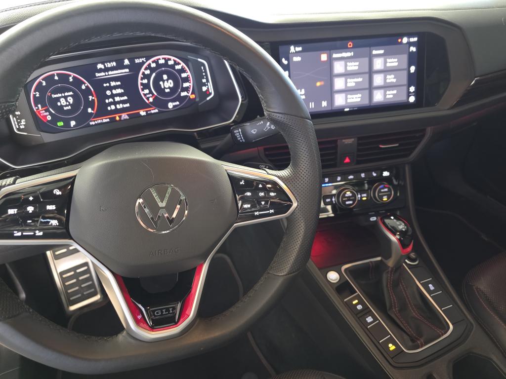 VOLKSWAGEN Jetta - Foto