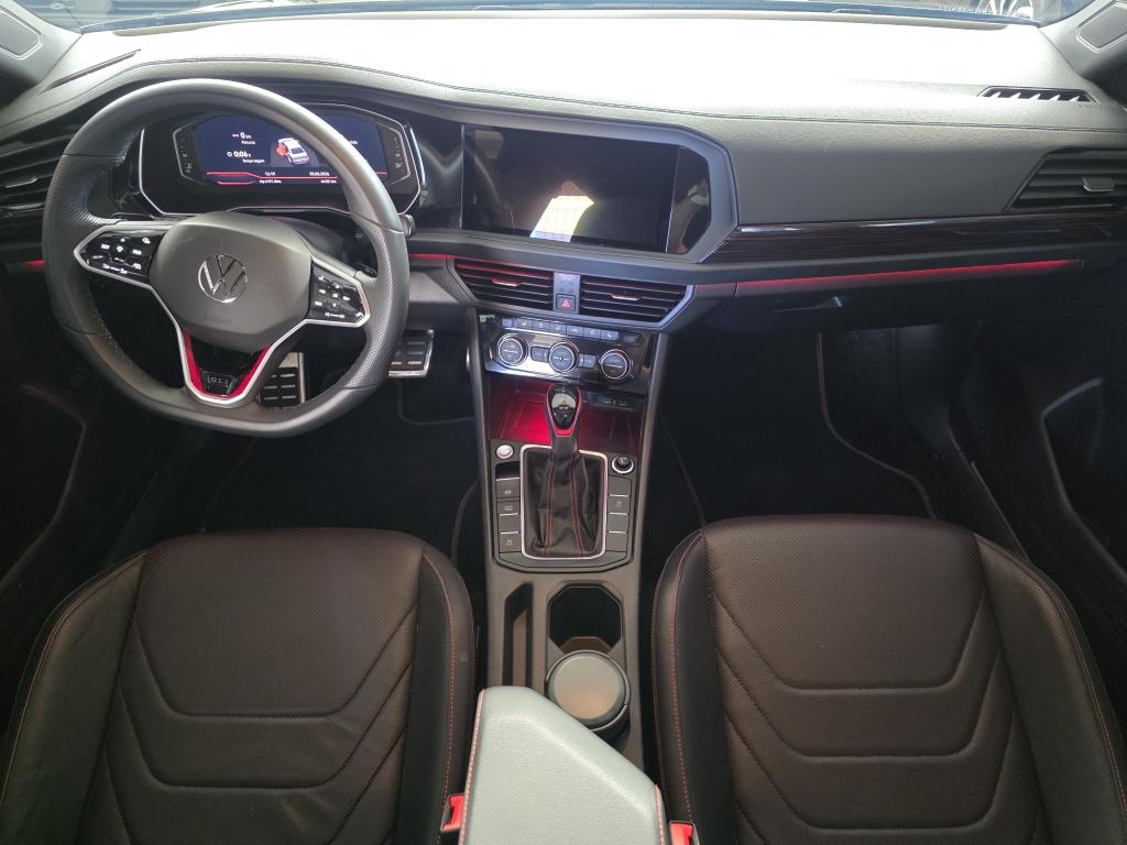 VOLKSWAGEN Jetta - Foto