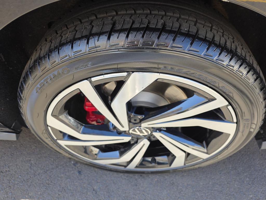 VOLKSWAGEN Jetta - Foto