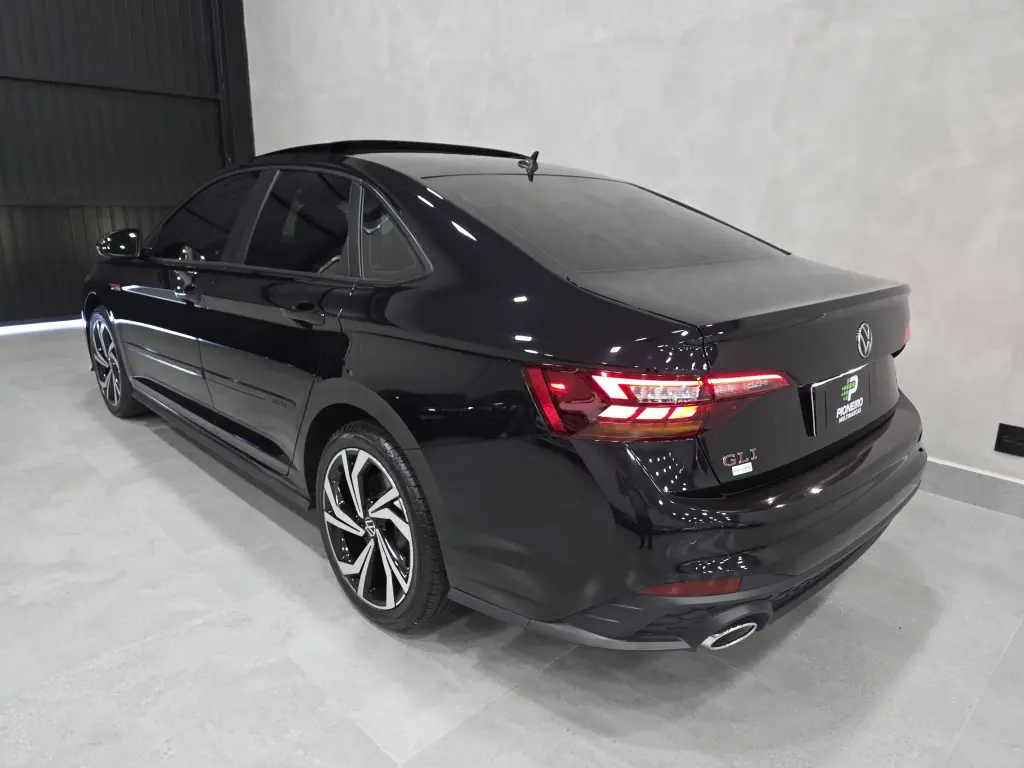 VOLKSWAGEN Jetta - Foto