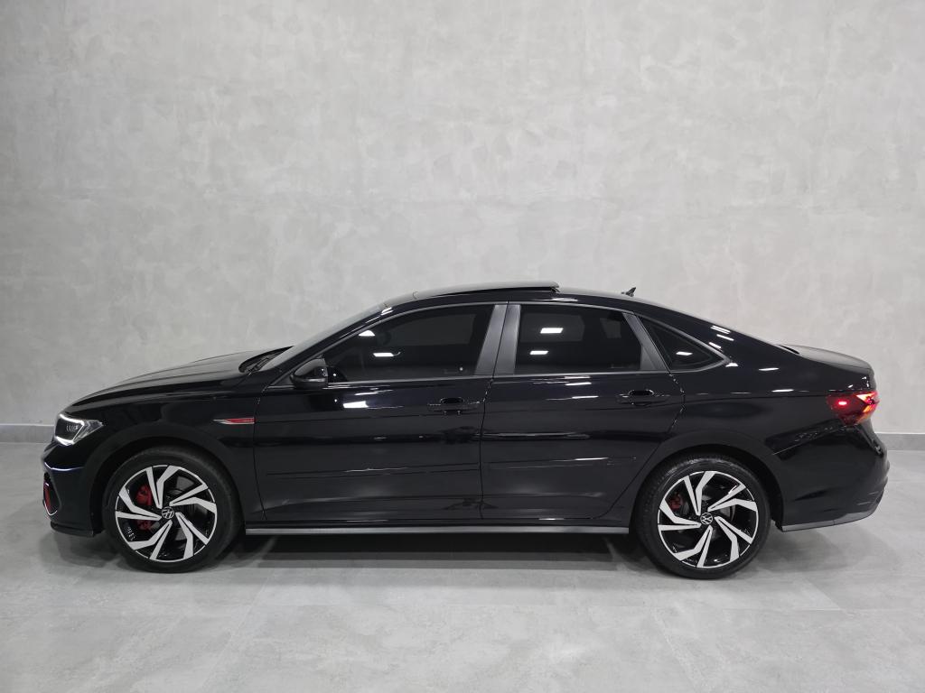 VOLKSWAGEN Jetta - Foto