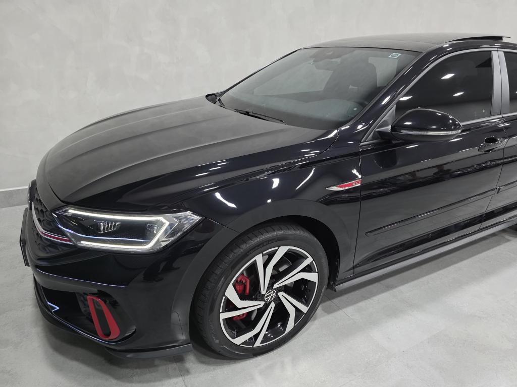 VOLKSWAGEN Jetta - Foto