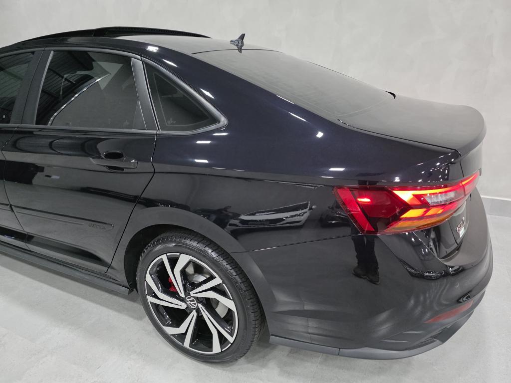VOLKSWAGEN Jetta - Foto