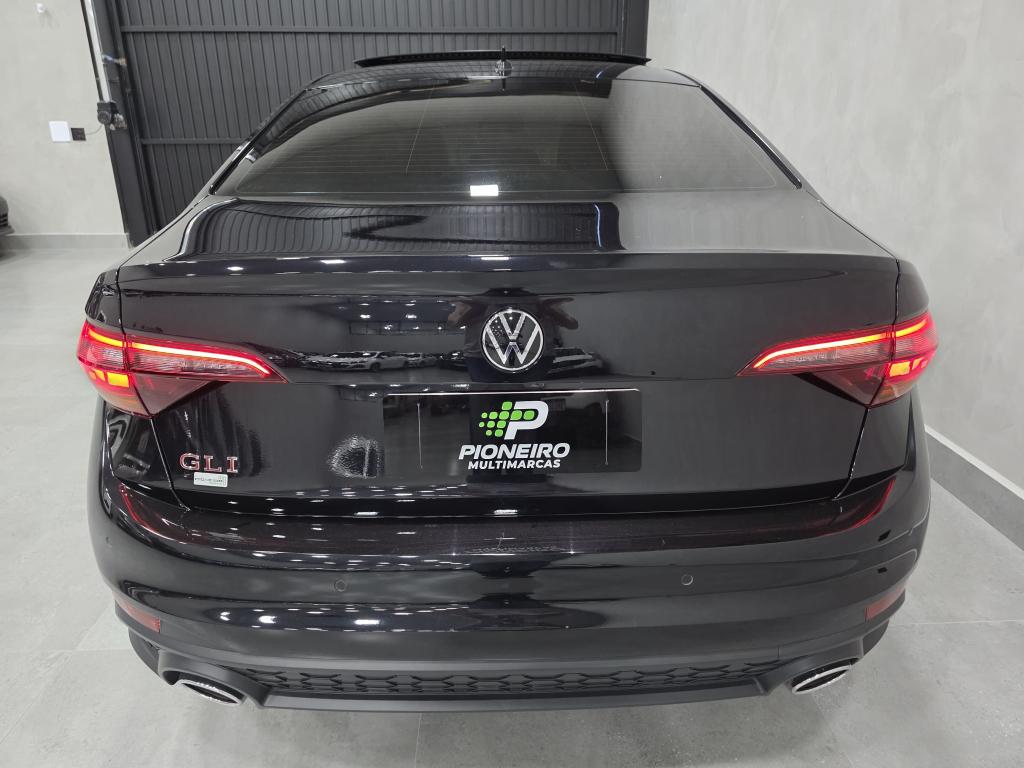 VOLKSWAGEN Jetta - Foto