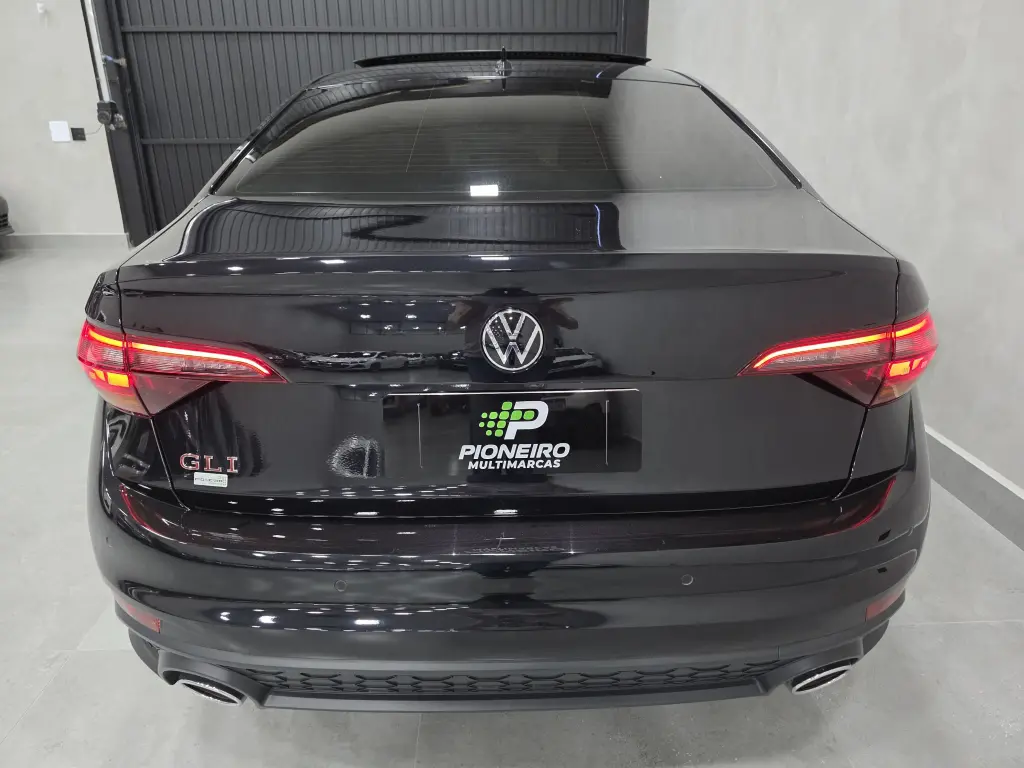 VOLKSWAGEN Jetta - Foto