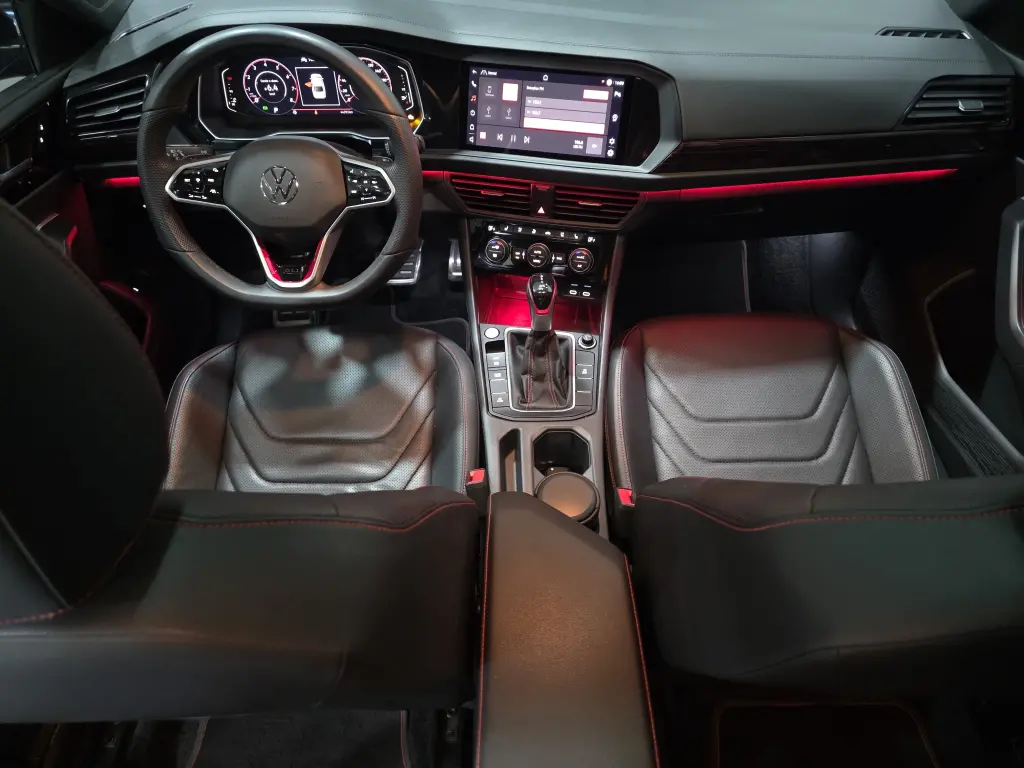 VOLKSWAGEN Jetta - Foto