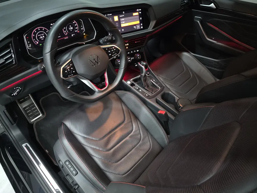 VOLKSWAGEN Jetta - Foto