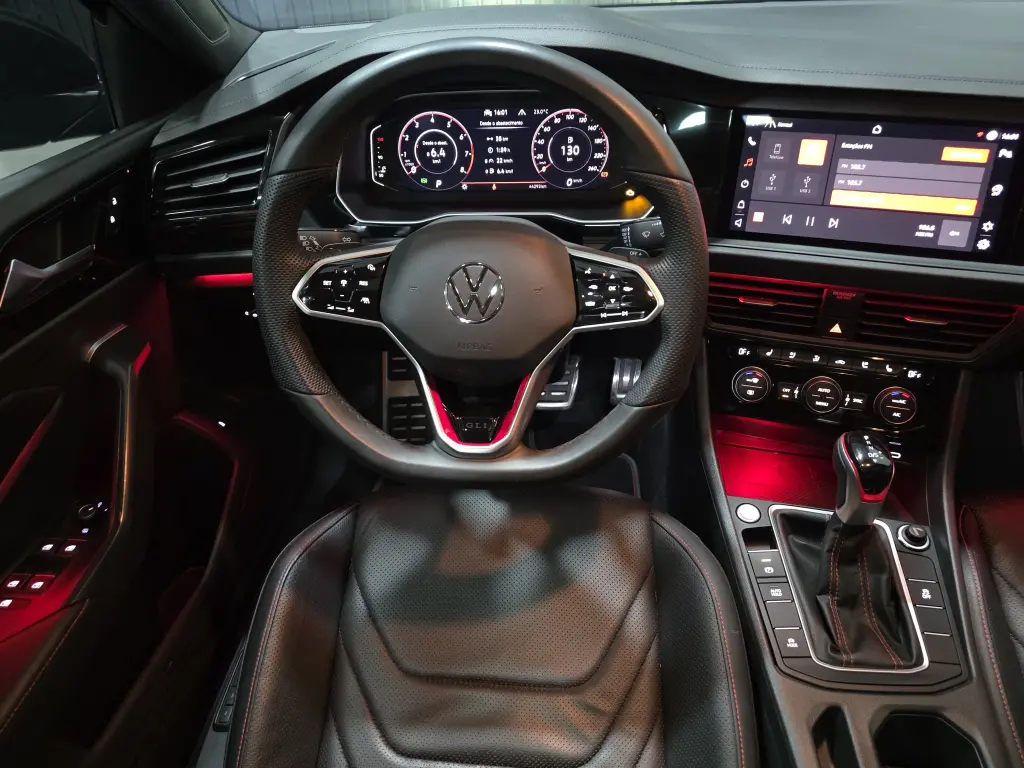 VOLKSWAGEN Jetta - Foto