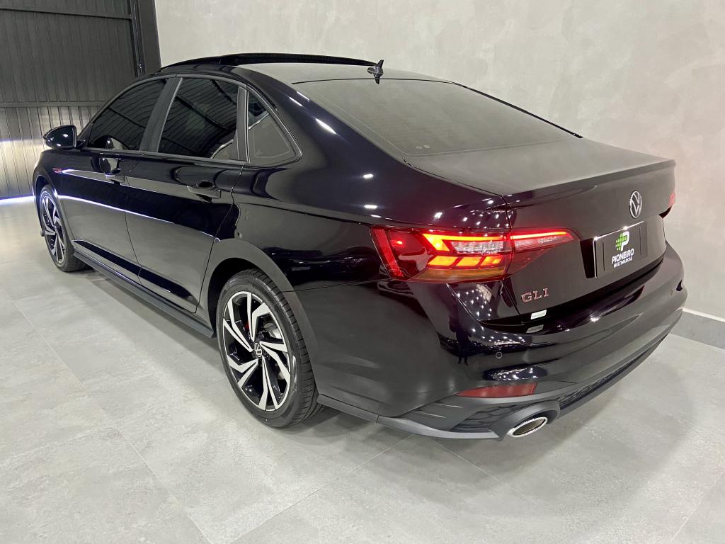 VOLKSWAGEN Jetta - Foto