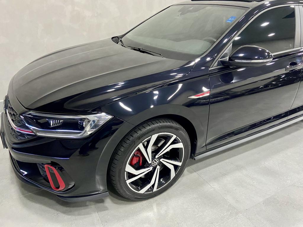VOLKSWAGEN Jetta - Foto