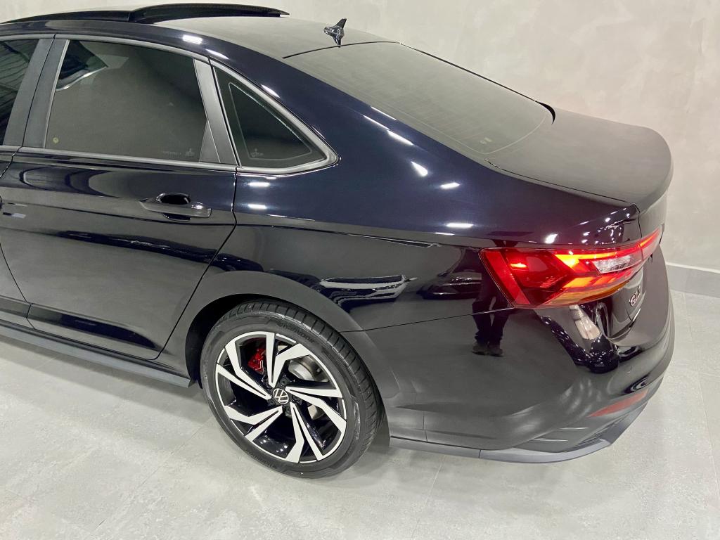 VOLKSWAGEN Jetta - Foto
