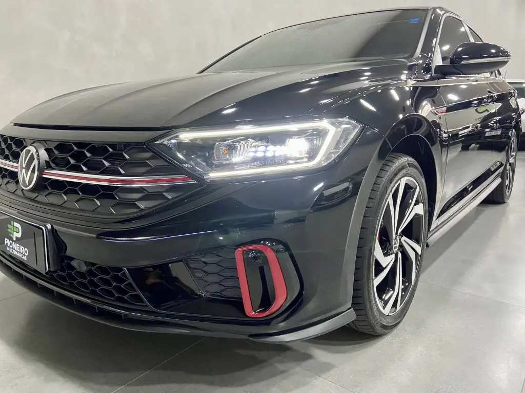 VOLKSWAGEN Jetta - Foto
