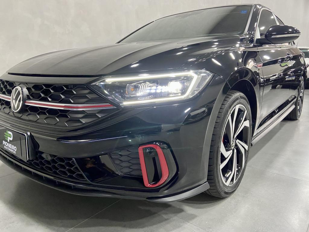 VOLKSWAGEN Jetta - Foto