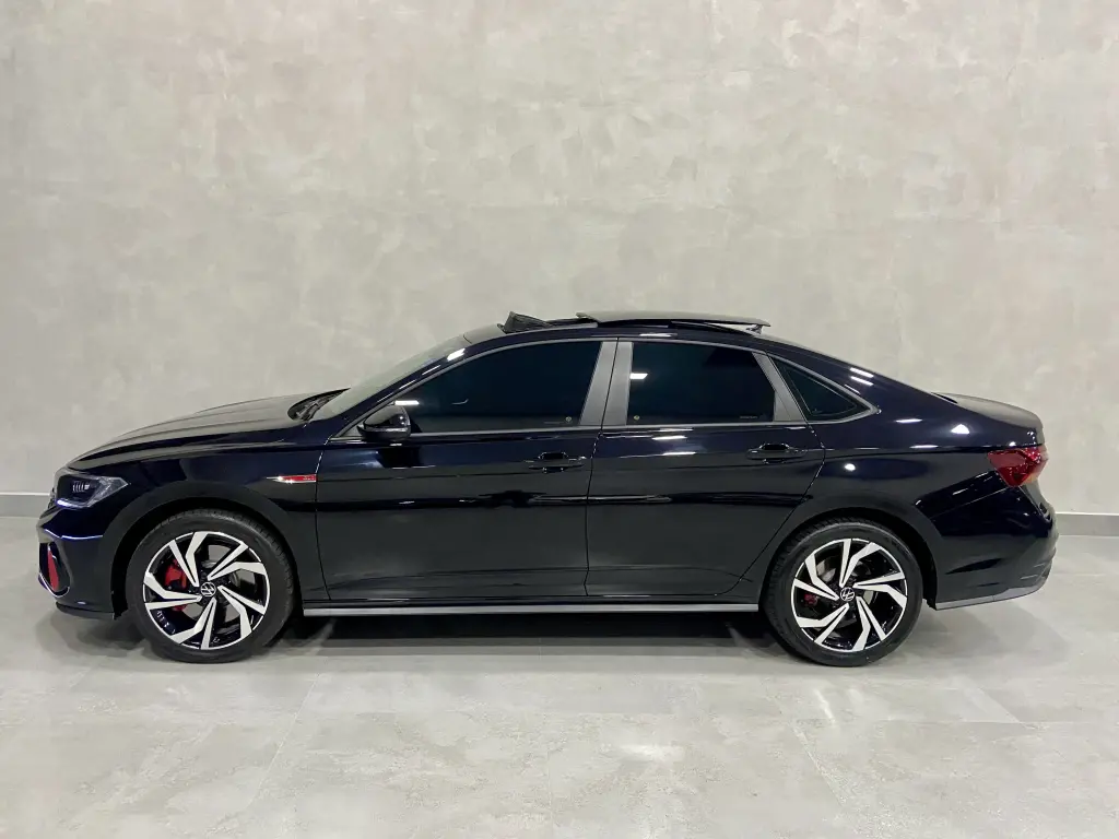 VOLKSWAGEN Jetta - Foto