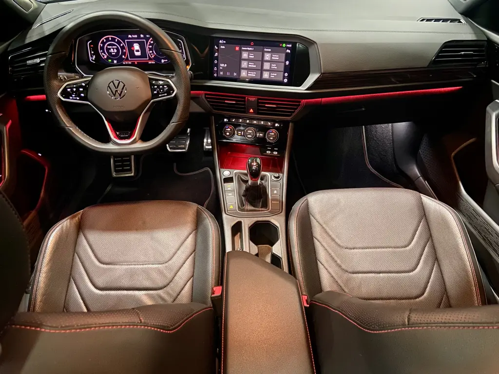 VOLKSWAGEN Jetta - Foto