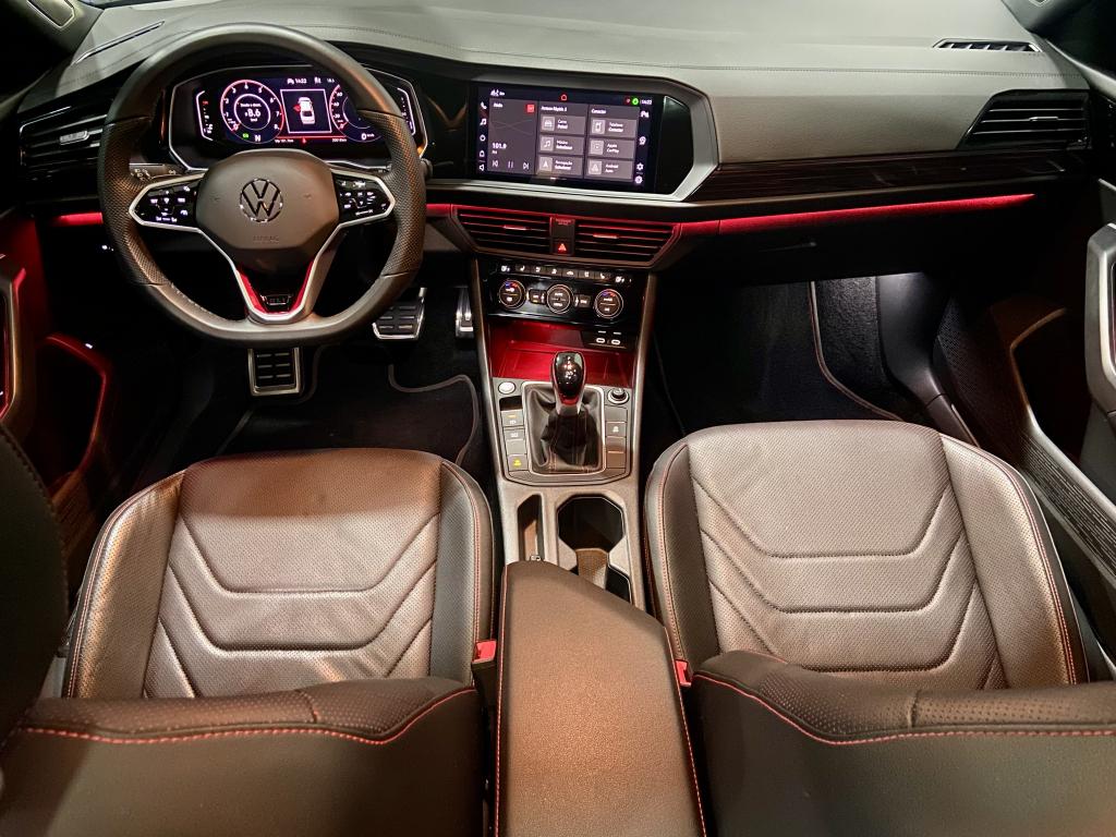 VOLKSWAGEN Jetta - Foto