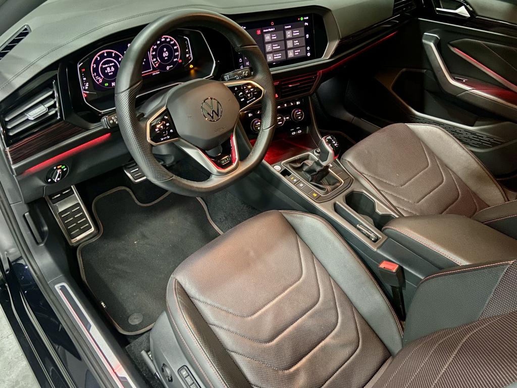 VOLKSWAGEN Jetta - Foto
