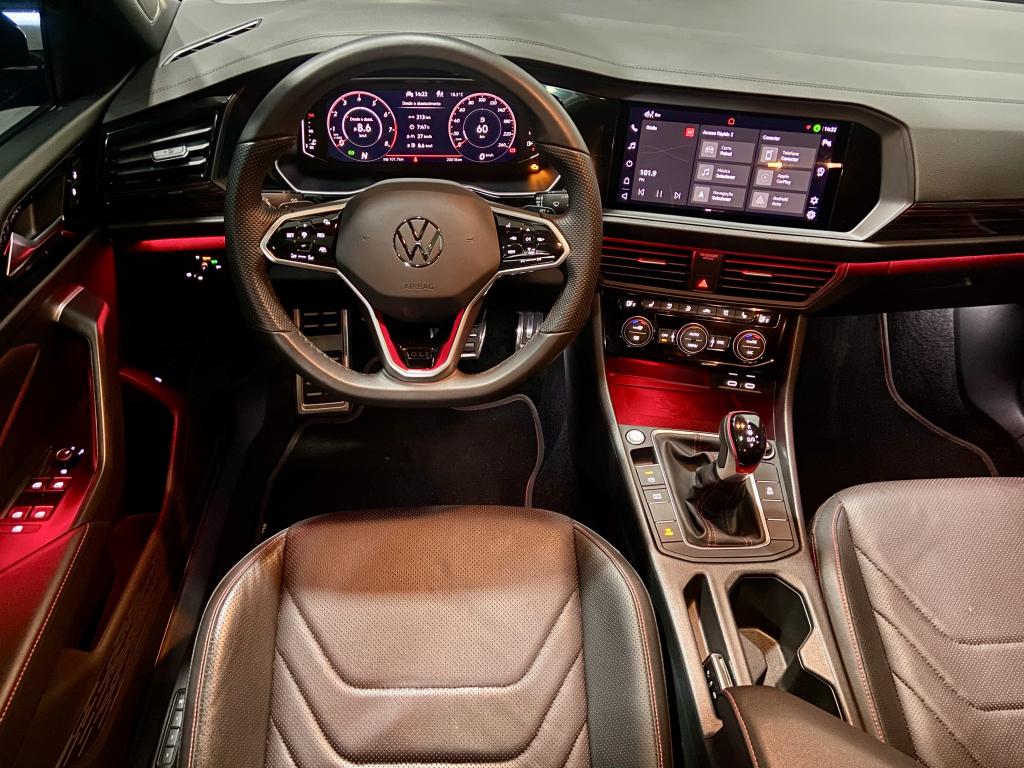 VOLKSWAGEN Jetta - Foto