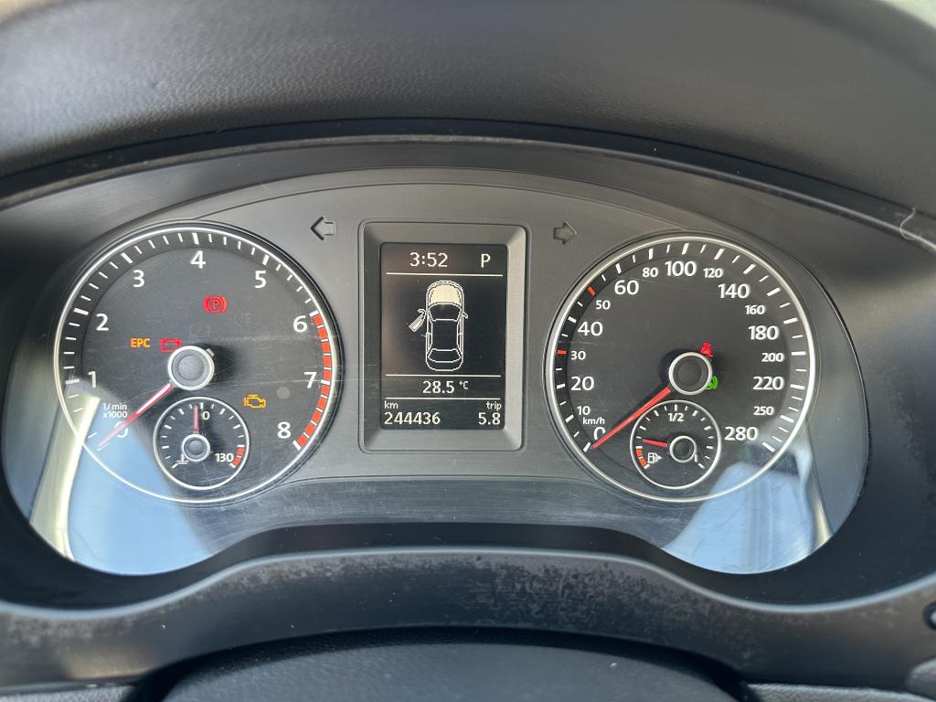 VOLKSWAGEN Jetta - Foto