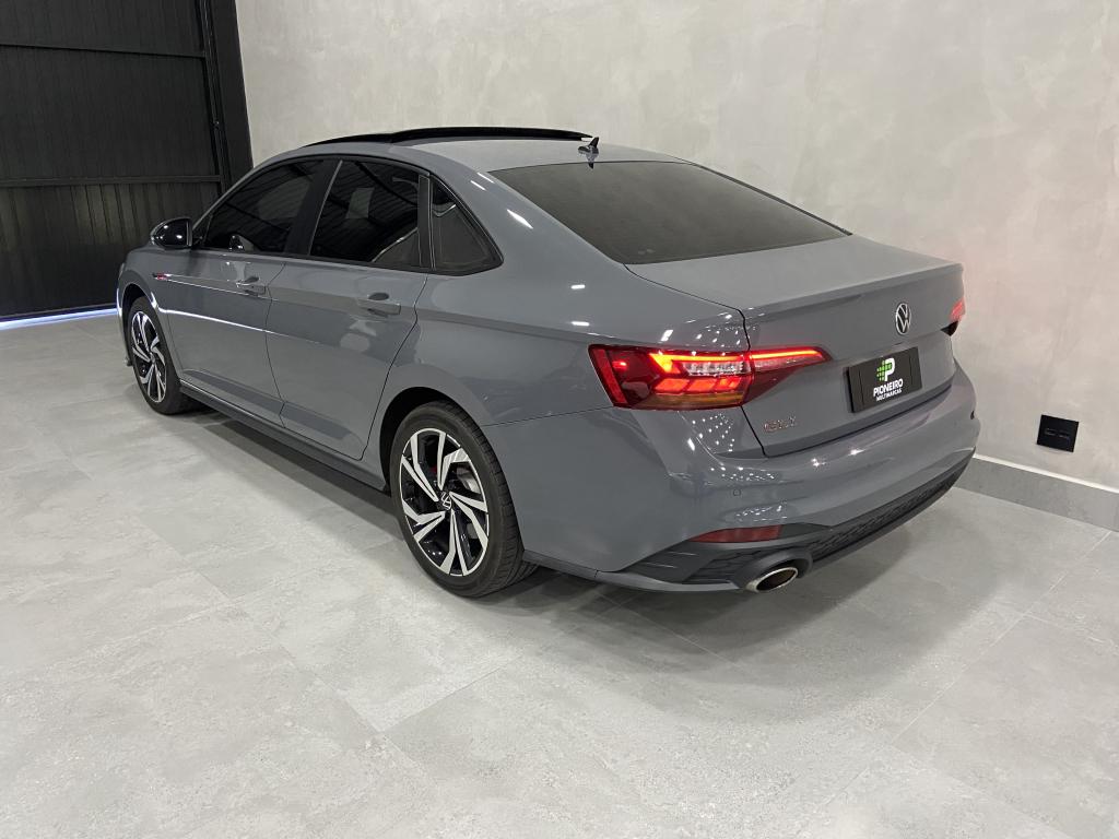 VOLKSWAGEN Jetta - Foto