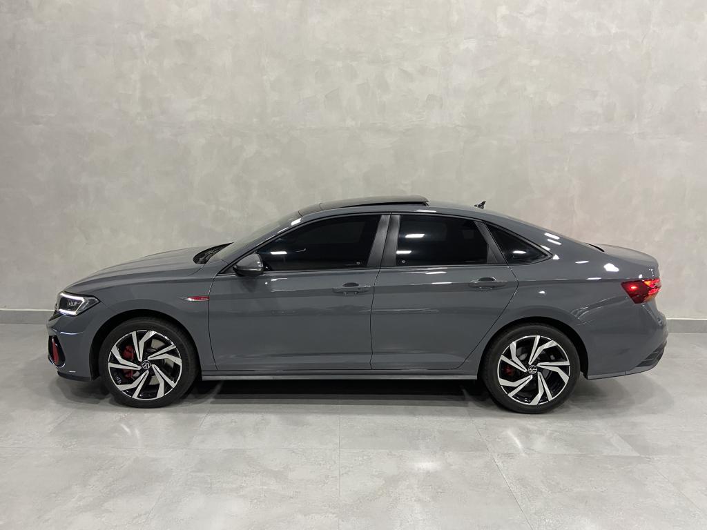 VOLKSWAGEN Jetta - Foto