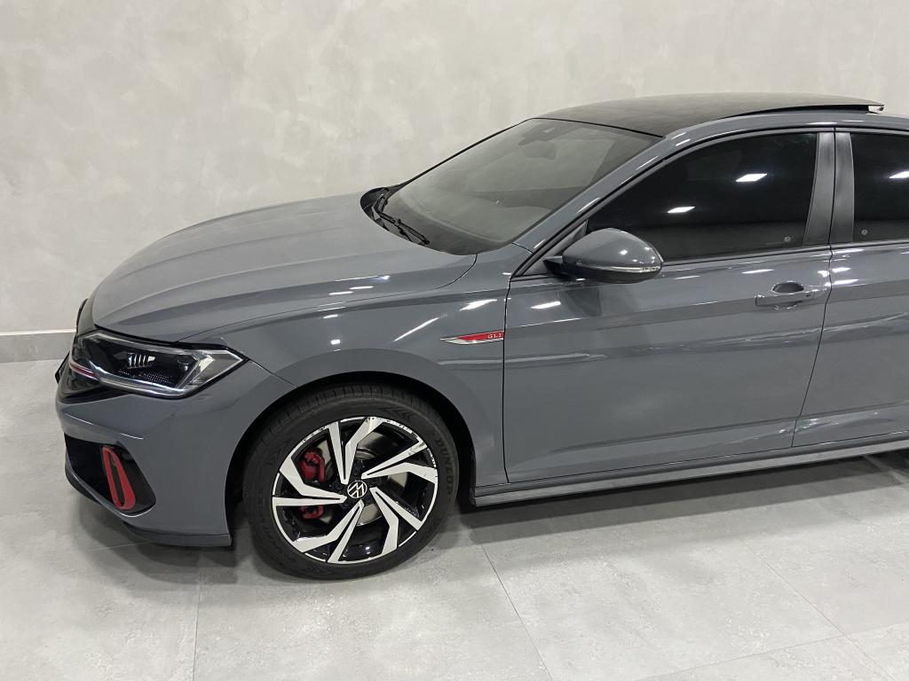 VOLKSWAGEN Jetta - Foto