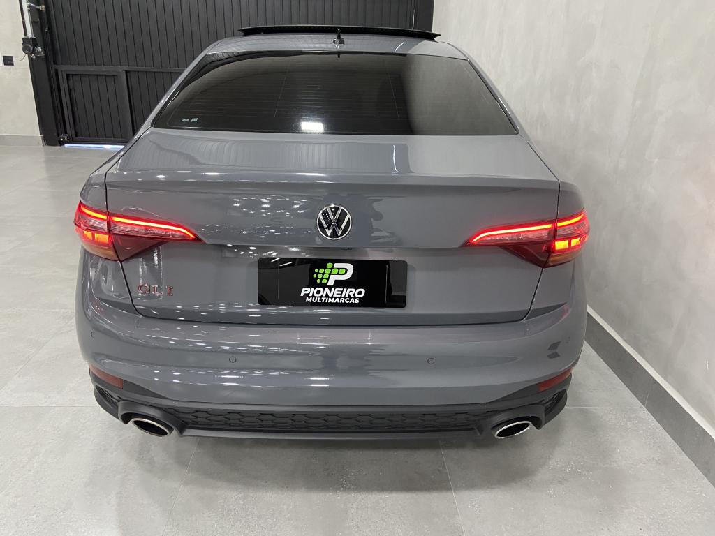 VOLKSWAGEN Jetta - Foto