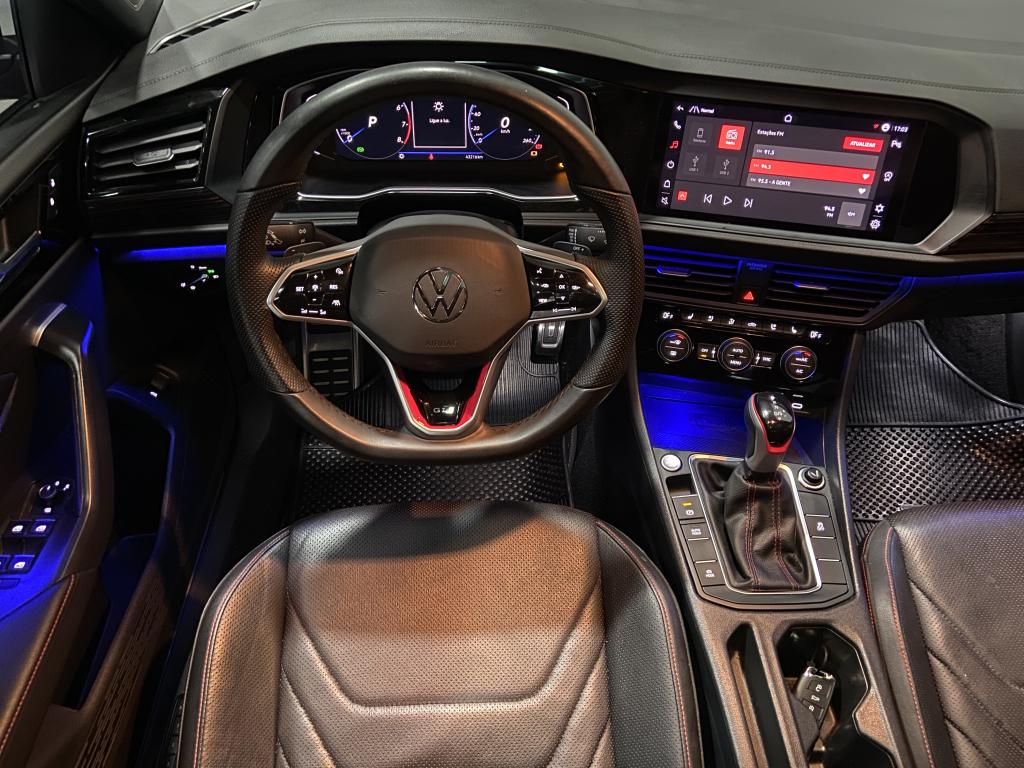 VOLKSWAGEN Jetta - Foto