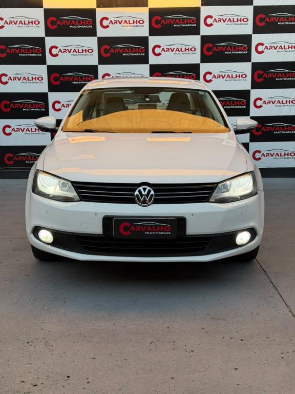 VOLKSWAGEN Jetta - Foto