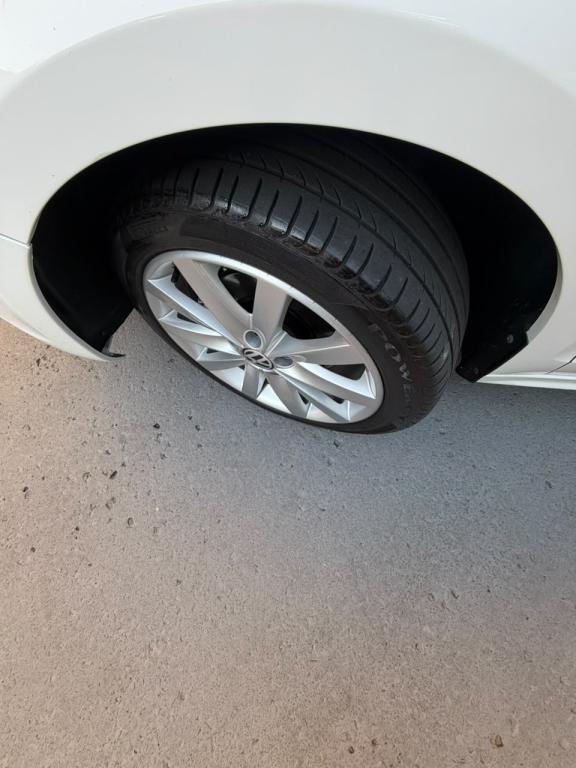 VOLKSWAGEN Jetta - Foto